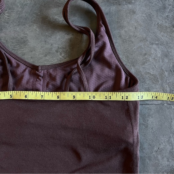 Vuori Halo Performance Crop Tank Top - Picture 8 of 8